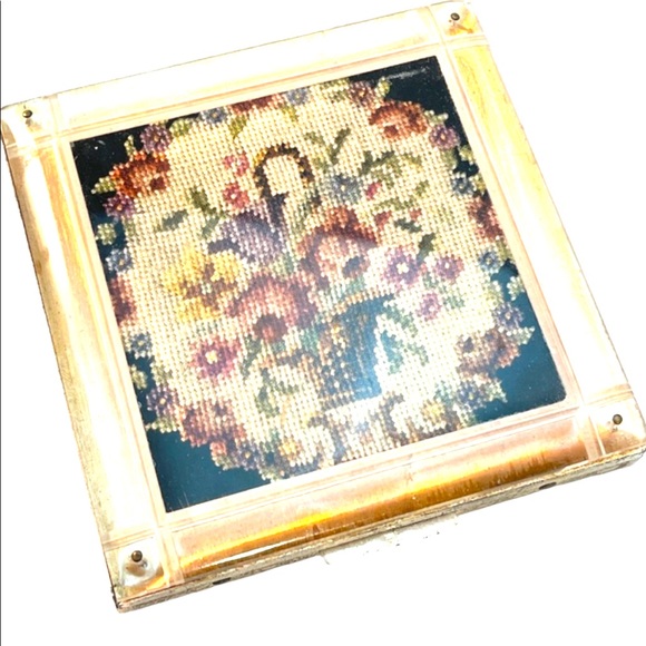 Vintage Fifth Ave Rex Flower sq Compact Powder - Picture 1 of 8